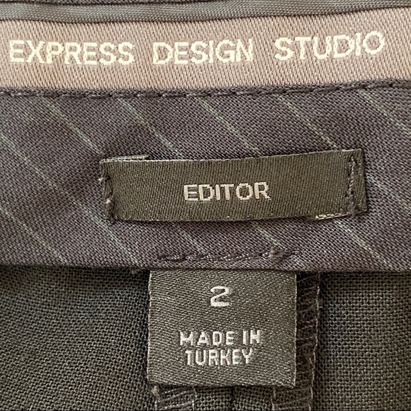 Express Editor Black Pleated Cuffed Shorts - Picture 4 of 5